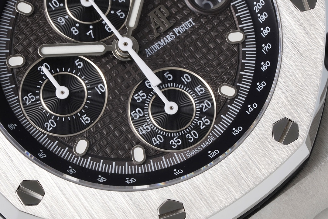 APF factory Audemars Piguet men's Royal Oak offshore top-tier 1:1high-quality watch dark gray plate steel bracelet model 26238TI.OO.2000TI.01front live photo