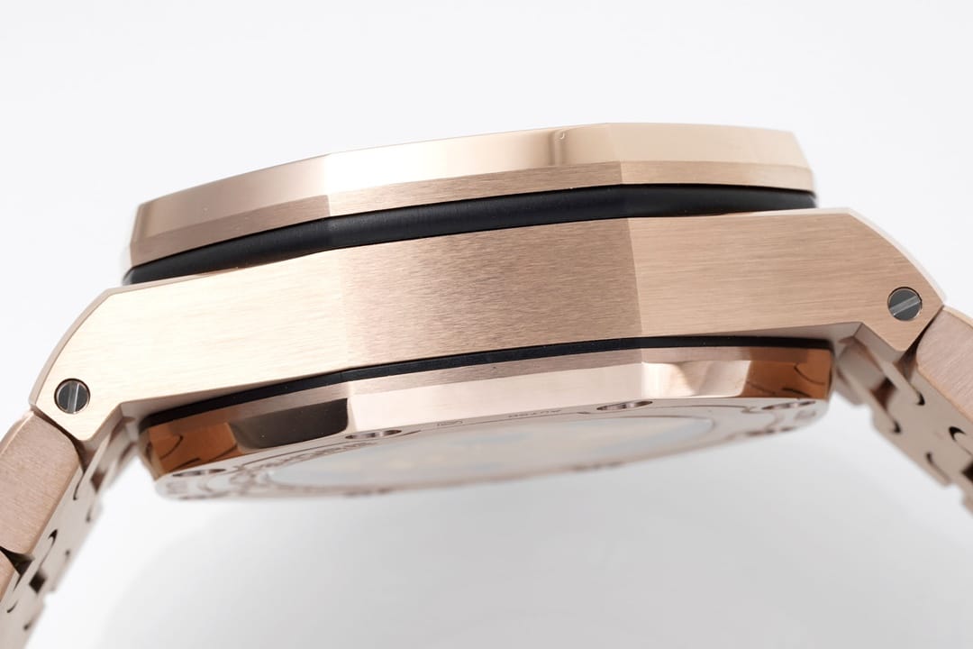 APF offshore Audemars Piguet1:1replica watch rose gold plate steel bracelet model 26470OR.OO.1000OR.01 side view