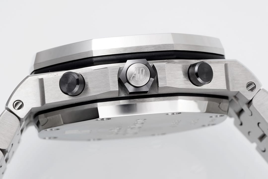 APF offshore watch silver white panda dial steel strap model 26170ST.OO.1000ST.01 side view