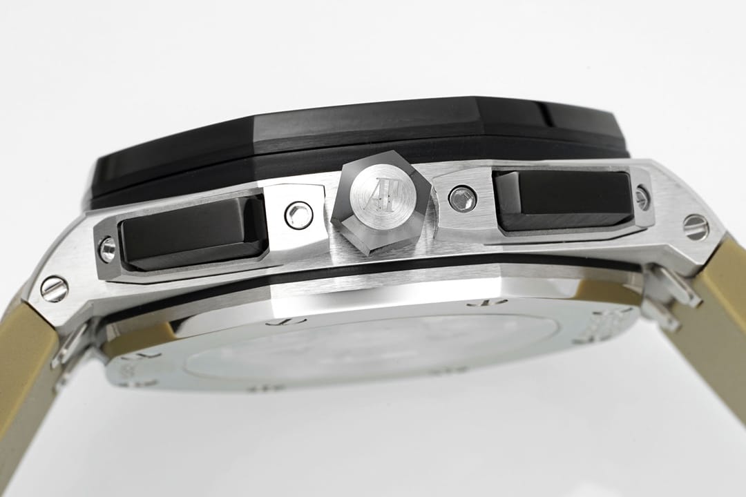 APF offshore Audemars Piguet1:1replica watch light brown dial rubber model 26420SO.OO.A600CA.01 side view
