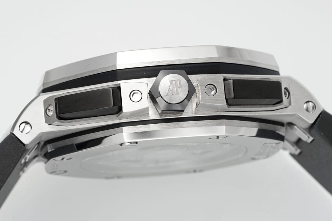 APF offshore Audemars Piguet1:1replica watch gray plate rubber model 26420IO.OO.A009CA.01 side view