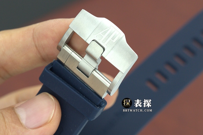 APF offshore Audemars Piguet1:1replica watch blue dial rubber model 26420TI.OO.A027CA.01clasp picture