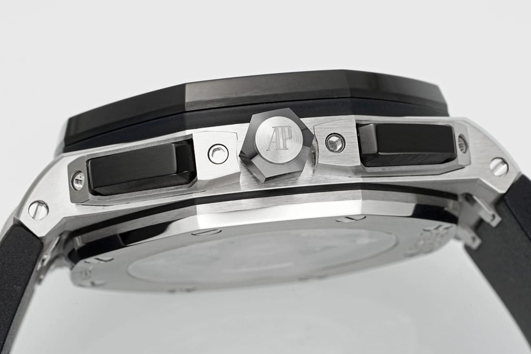 APF Offshore Audemars Piguet1:1replica watch black dial rubber model 26420SO.OO.A002CA.01 side view