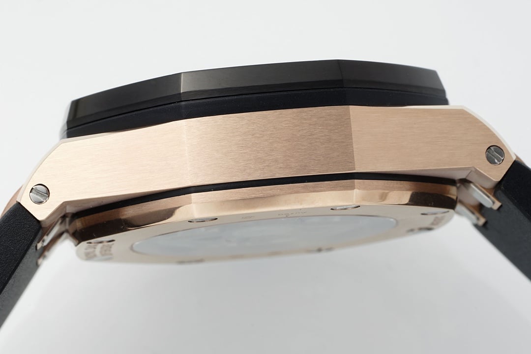 APF Offshore Audemars Piguet1:1replica watch black dialrose gold rubber model 26420RO.OO.A002CA.01 side view
