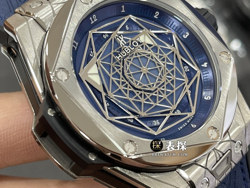 WWF BIG BANGHublot1:1replica watch deep blue dial rubber model 415.NX.7179.VR.MXM18 front view