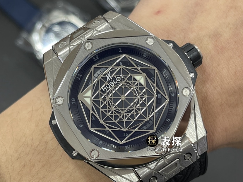 Hublotreplica ceiling,WWF Big Bangreplica watch,front view