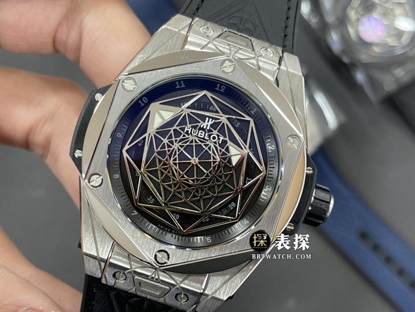 Hublotreplica ceiling,WWF Big Bangreplica watch,front view