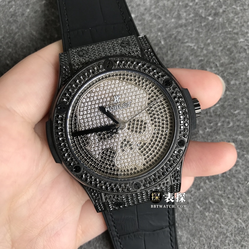 Hublotreplica ceiling, WWF classic watch, front view