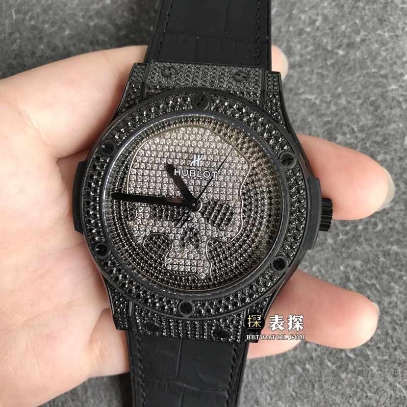 Hublotreplica ceiling, WWF classic watch, front view