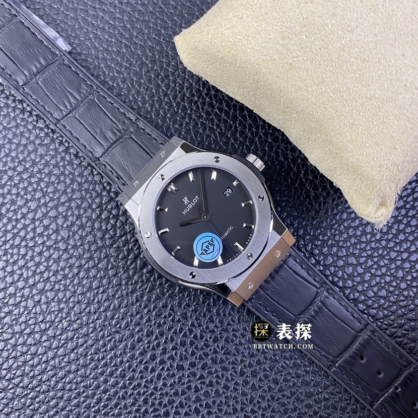 APS Classic Fusion Hublot1:1replica watch satin black sun pattern disc rubber model 565.NX.1470.RX front view