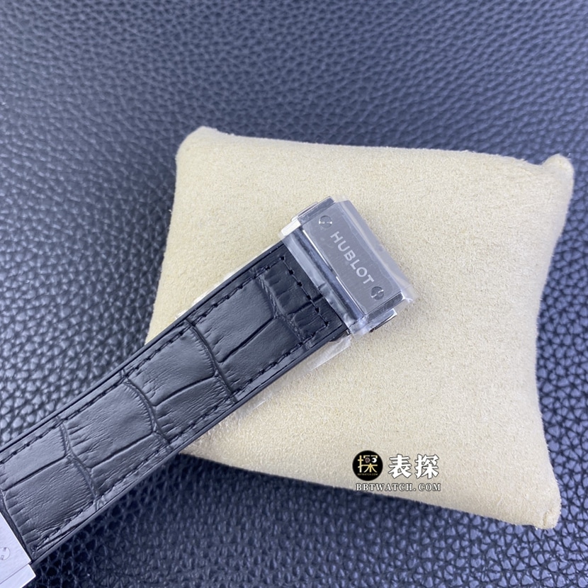 APS classic fusion Hublot1:1replica watch white dial rubber model 581.NX.2610.RXclasp picture