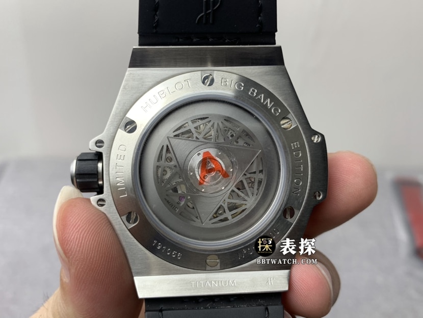 HB BIG BANGHublot1:1replica watch black dial diamond rubber model movement picture