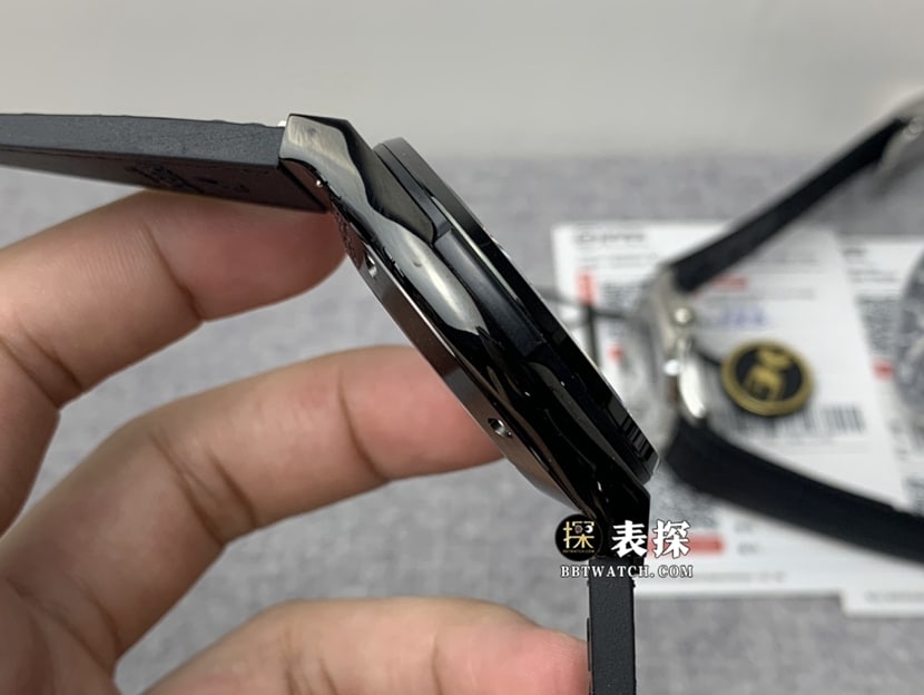 JB classic fusion Hublot1:1replica watch hollow plate tourbillon rubber model 505.CM.0140.LR side view