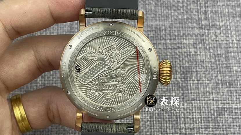 XF pilot Zenith watch khaki green grain dial leather strap model 29.2430.679/63.I001 back view