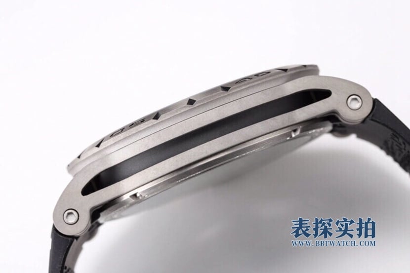 BBR King Roger Dubuis watch titanium steel hollow rubber model RDDBEX0479 side view