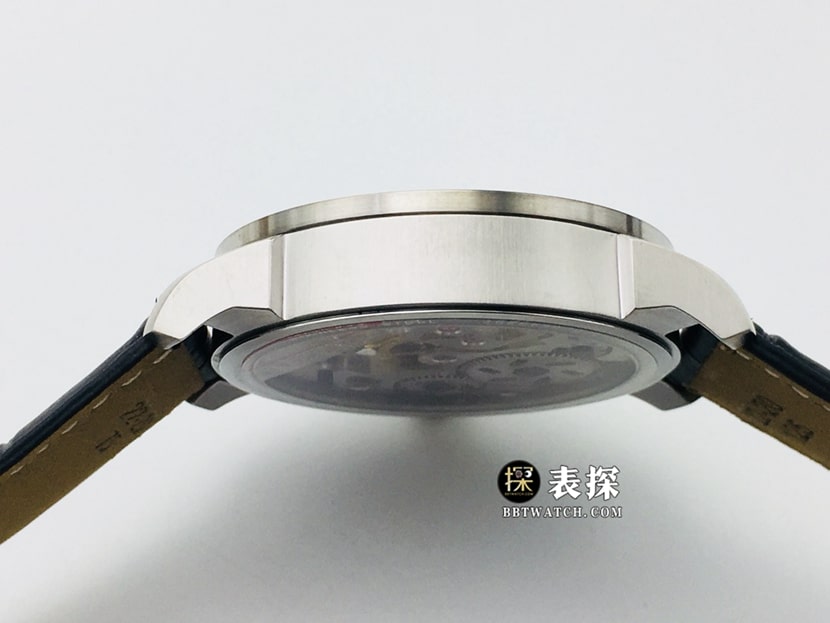 LG Tianjiang hollow Tissot watch silver gray hollow plate leather strap model T070.405.16.411.00side live photo