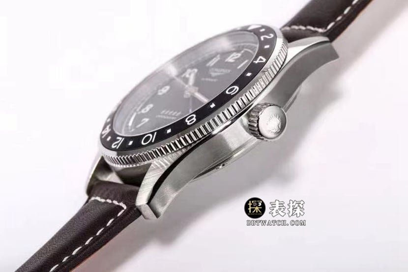 Sports Longines1:1replica watch black dialleather strap model L3.812.4.53.2side live photo