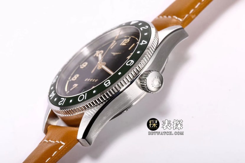 Sports Longines1:1replica watch men's carbon black leather strap model L3.812.4.63.2side live photo
