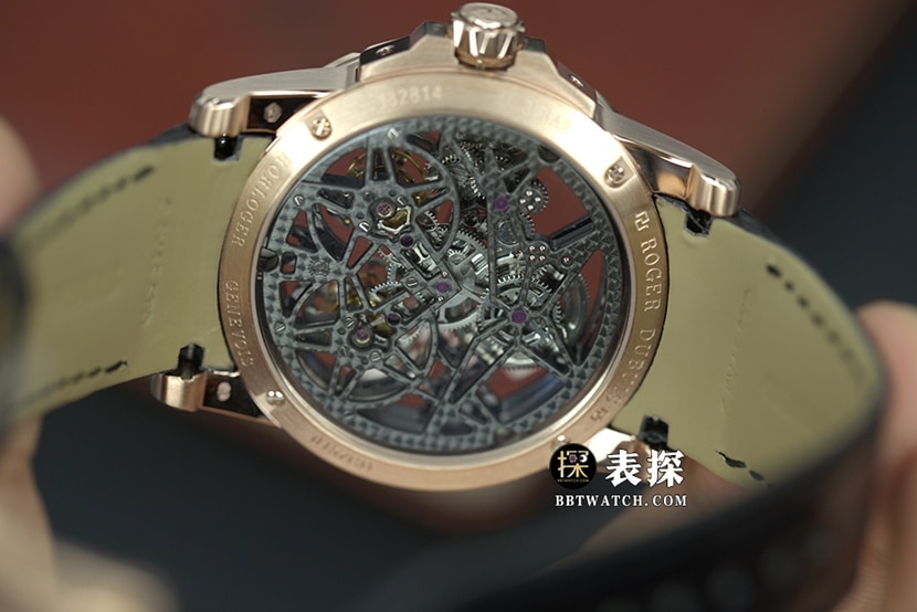 YS King Roger Dubuis 1:1replica watch hollow plate rose gold double tourbillonRDDBEX0283caseback live photo