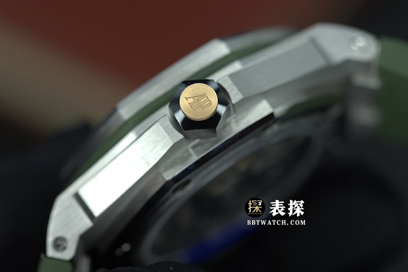 ZF Offshore Audemars Piguet collectible watches military green disk rubber model avocado 15720ST.OO.A052CA.01 side actual picture