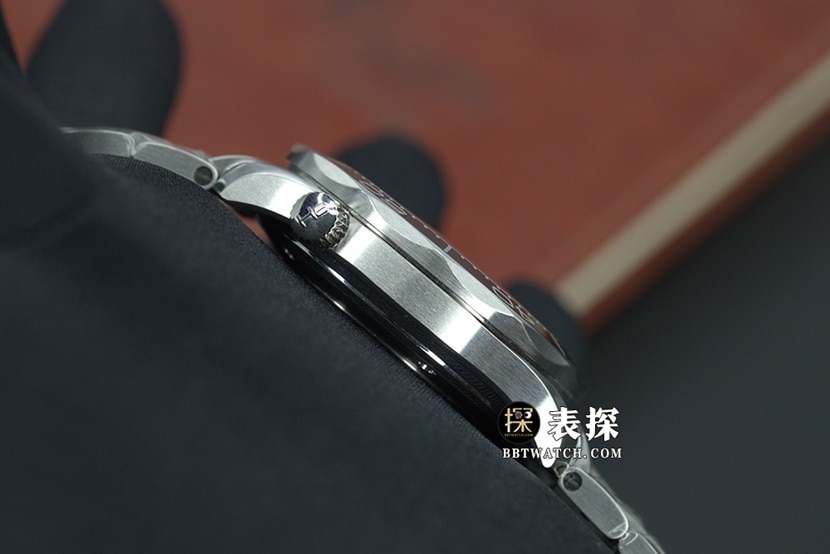 Original SeamasterOmega1:1replica watch black dialsteel bracelet model 212.30.41.20.01.003side live photo