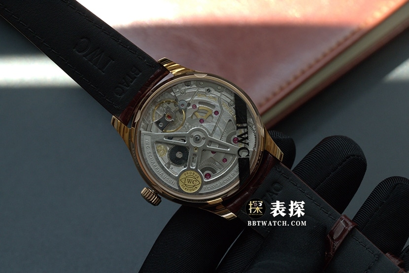 ZF Portugal IWC1:1replica watch white dialleather strap model IW500701caseback live photo
