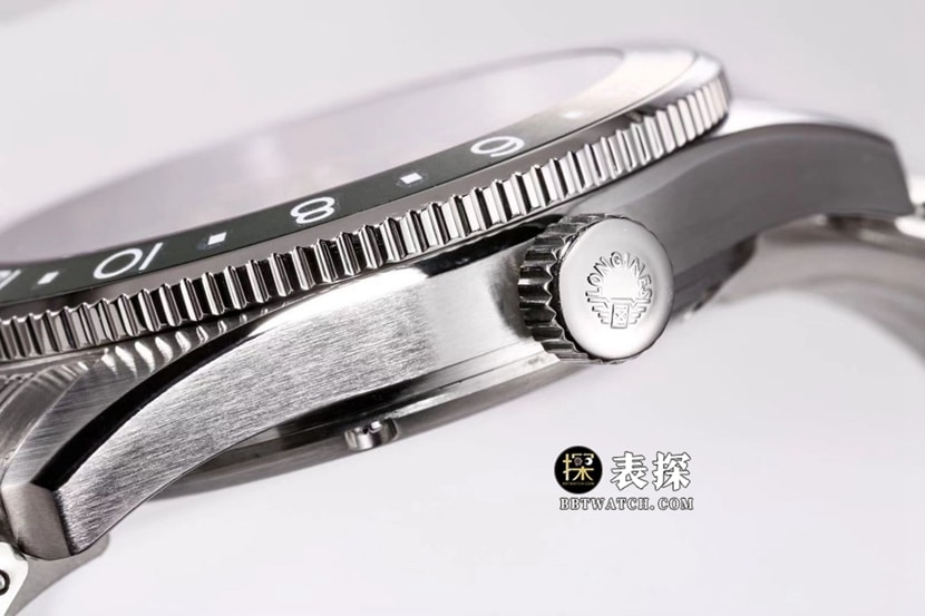 Sports Longines1:1replica watch carbon black dialsteel bracelet model L3.812.4.63.6side live photo