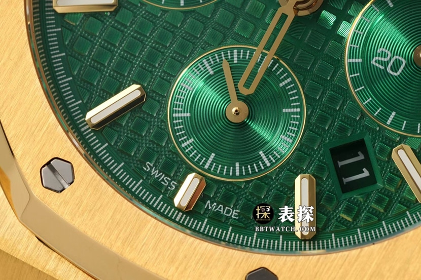 IPFRoyal OakAudemars Piguet1:1replica watch green dialyellow goldsteel bracelet model 26331BA.OO.1220BA.02front live photo
