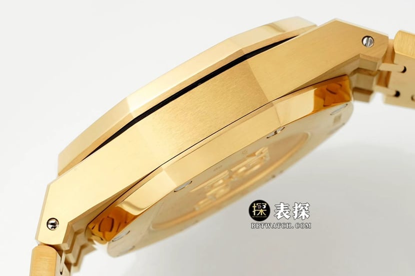 IPF offshore Audemars Piguet1:1replica watch blue dialyellow goldsteel bracelet model 26331BA.OO.1220BA.01side live photo
