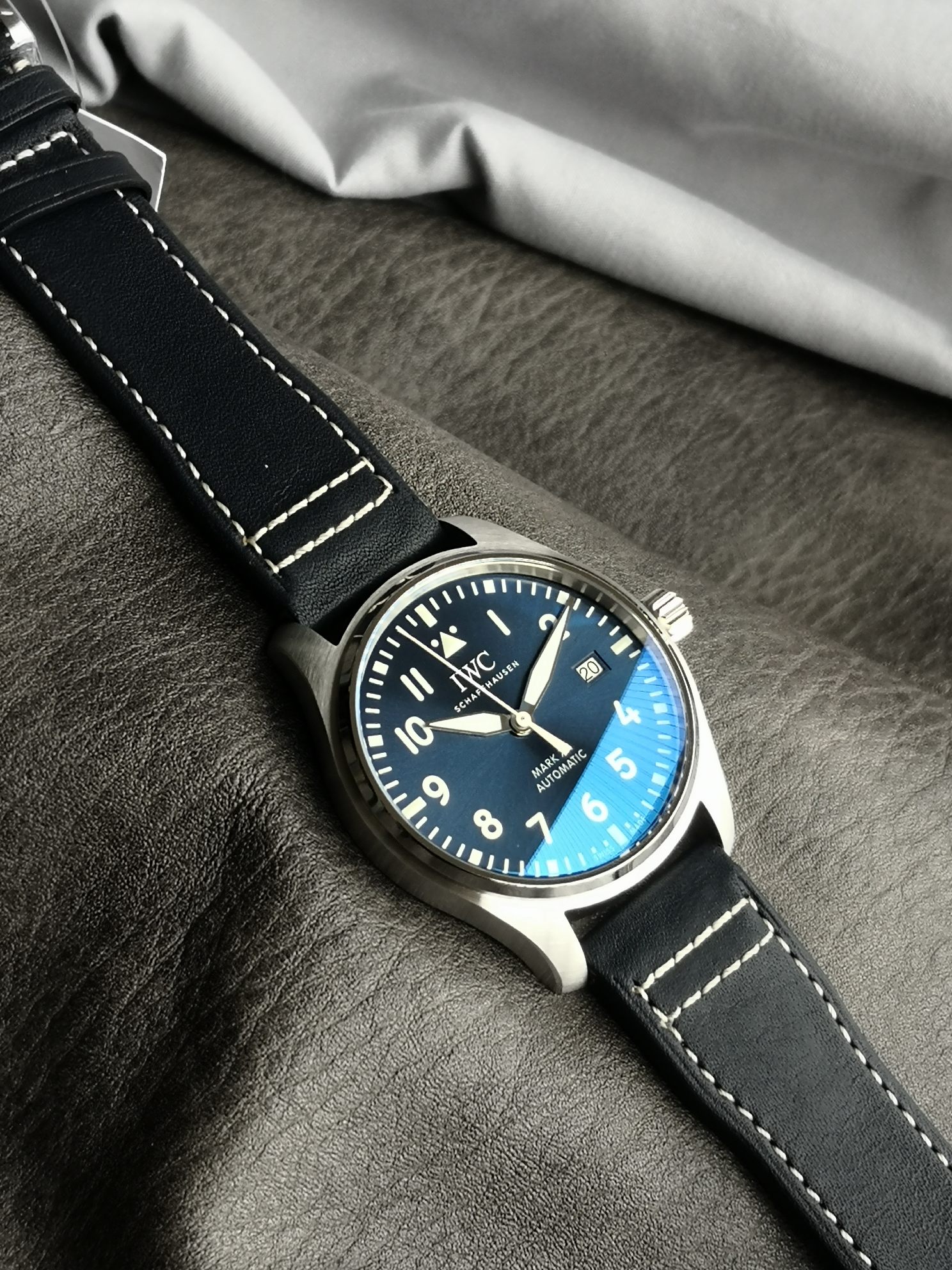 IWC top-tier, v7 pilot watch, front live photo