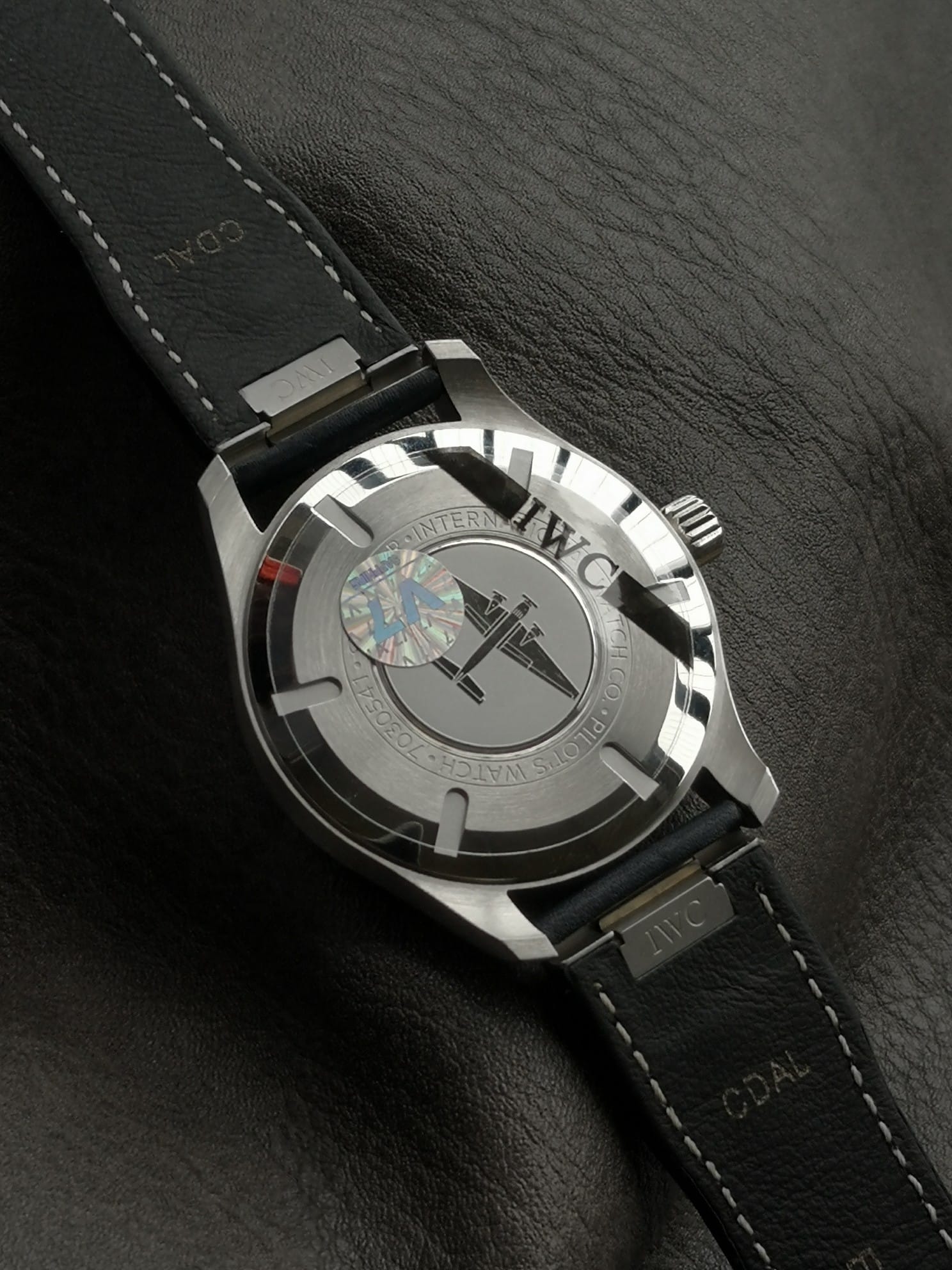 V7 pilot IWC1:1replica watch men's blue dialleather strap model IW328203caseback live photo