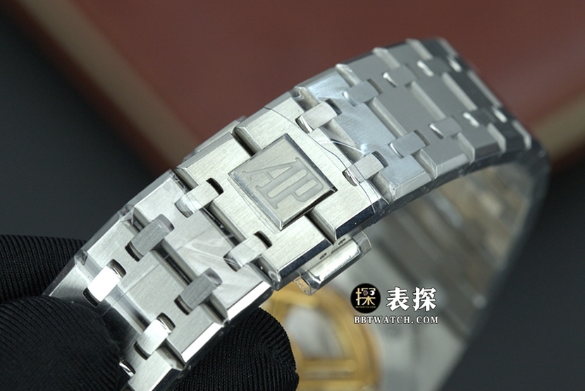 APS factory Royal OakAudemars Piguet1:1replica watch black dialsteel bracelet model 15500ST.OO.1220ST.03braceletlive photos