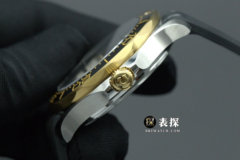 VS FactorySeamasterOmega1:1replica watch lumeblack dial corrugated pattern ⁠rubber model 210.22.42.20.01.001side live photo