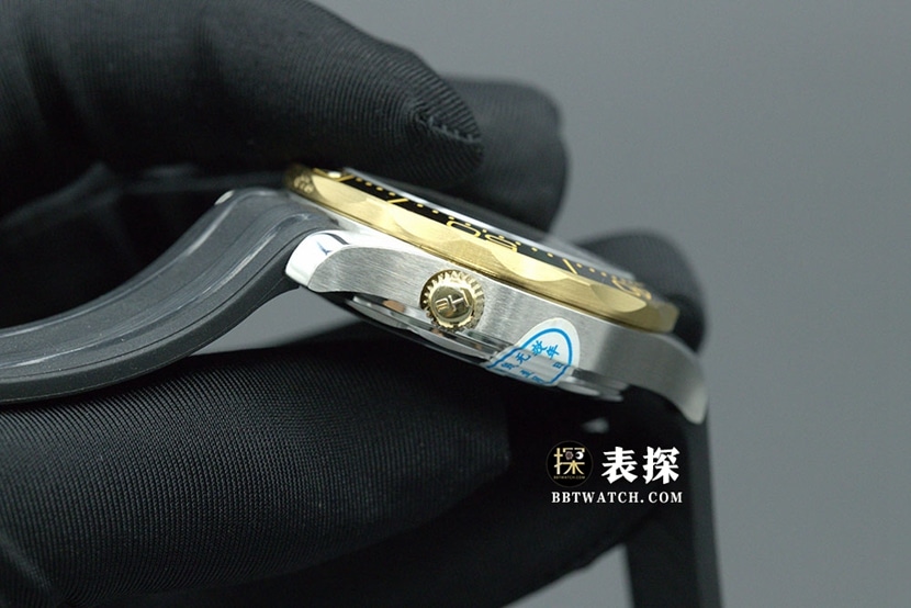 VS FactorySeamasterOmega1:1replica watch lumeblack dial corrugated pattern ⁠rubber model 210.22.42.20.01.001side live photo