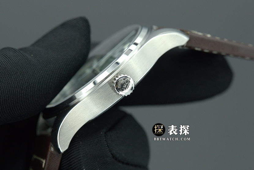 M+ pilot IWC1:1replica watch lumegreen dialleather strap model IW328205side live photo
