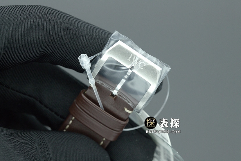 M+ pilot IWC1:1replica watch lumegreen dialleather strap model IW328205clasplive photos