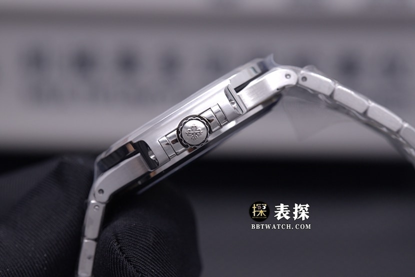 3K Factory sporty and elegant Patek Philippe1:1replica watch lume gray black with diamond bezelsteel bracelet model 7118/1200A-011side live photo