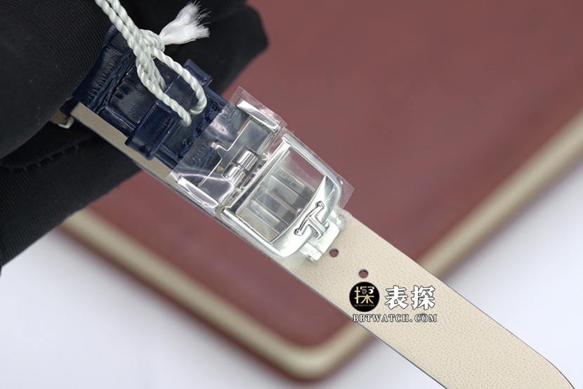 Dating Jaeger-LeCoultre1:1replica watch blue mother-of-pearl plate with diamond bezelleather strap model clasplive photos