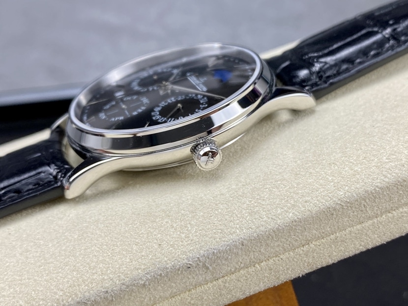 J factory master Jaeger-LeCoultre1:1replica watch black dial perpetual calendar leather strap model 1308470side live photo