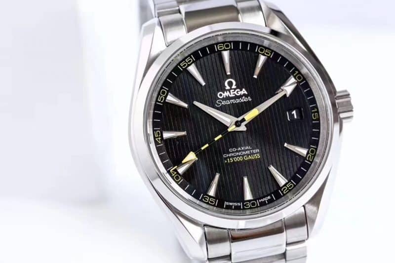 VS Omega Seamaster 150m Bumblebee 8500 Movement Real vs. Fake Comparison Review Front View
