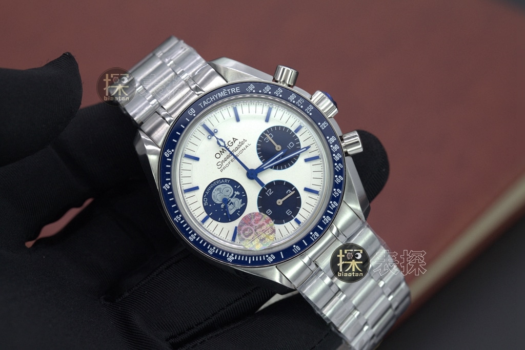 os Snoopy Omega1:1replica watch hoop chronograph panda eye white dialsteel bracelet front view