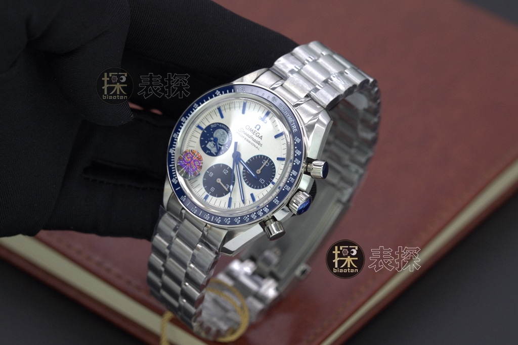 os Snoopy Omega1:1replica watch hoop chronograph panda eye white dialsteel bracelet front view