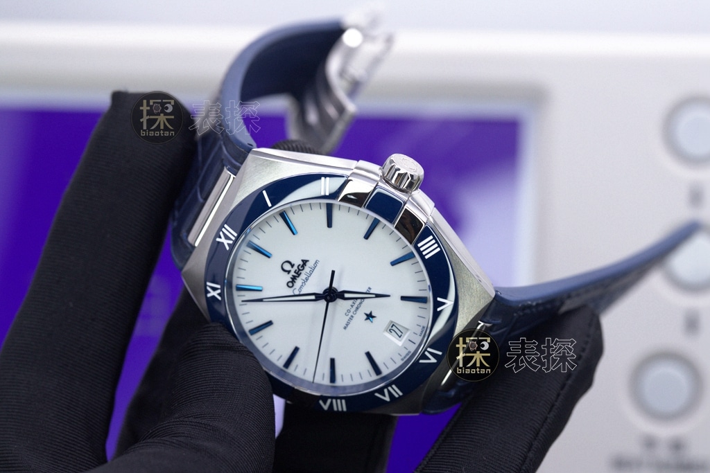 Omega1:1replica watch,VS constellation watch,front view