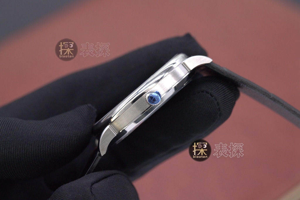 Lange watch, F8 Lange watch, side view