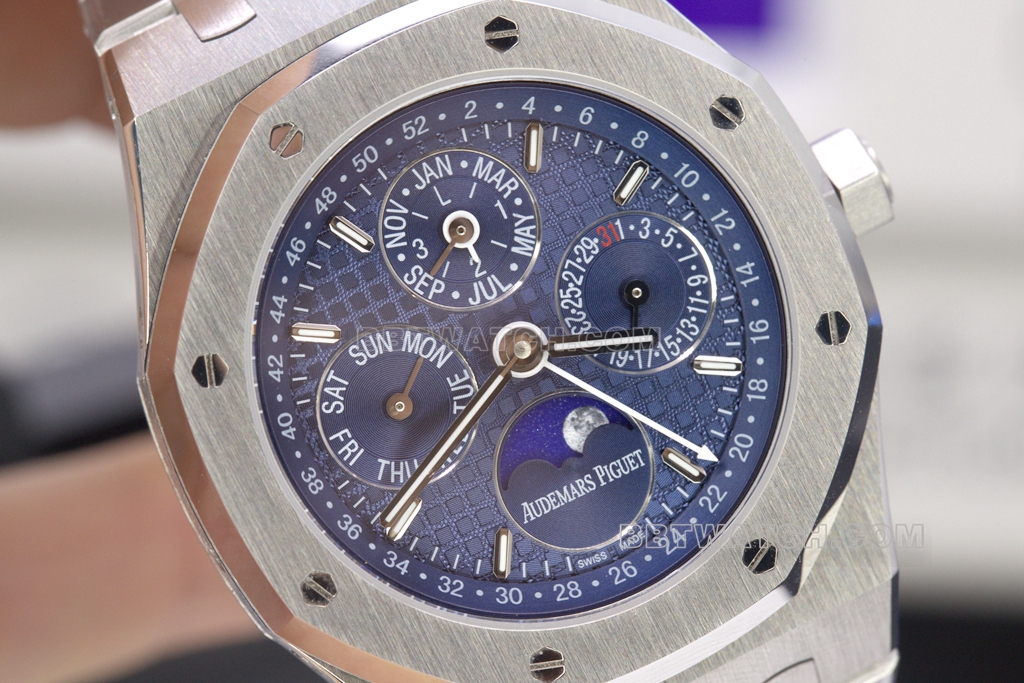 Audemars Piguettop-tier1:1replica watch BBR Royal Oak series 26574ST.OO.1220ST.03blue dial function