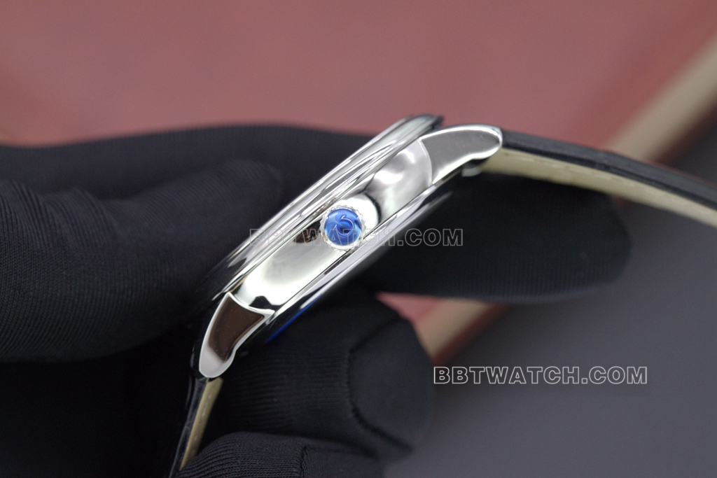 Omega De Ville top-tier replicazf butterfly flying display watch thickness