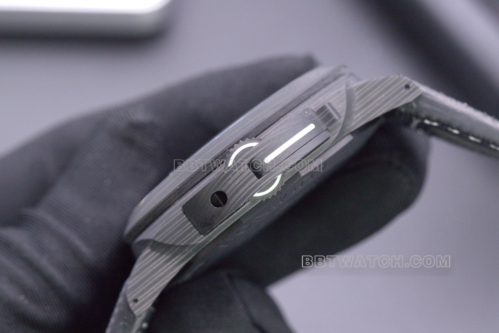 VSPAM01118Panerai1:1replica watch carbon fiber lume side view