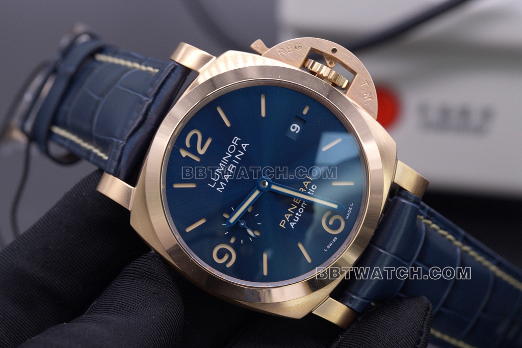 VS FactoryPAM01114Panerai1:1replica watch rose goldblue dial front view