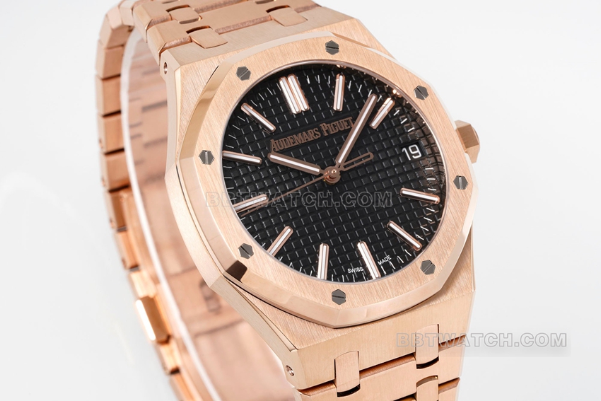 APS factory Audemars PiguetRoyal Oaksuper cloneblack dialrose goldsteel bracelet model 15510OR.OO.1320OR.04front live photo