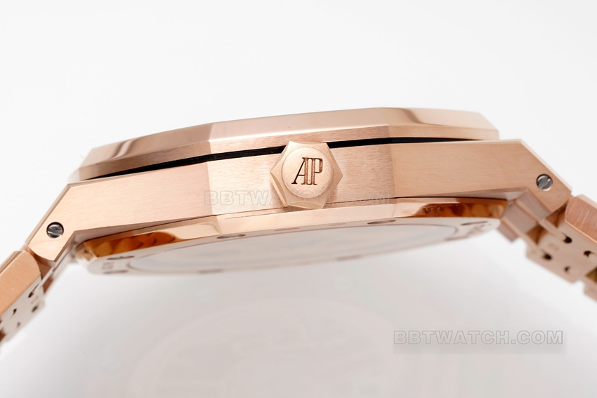 APS factory Audemars PiguetRoyal Oaksuper cloneblack dialrose goldsteel bracelet model 15510OR.OO.1320OR.04side live photo